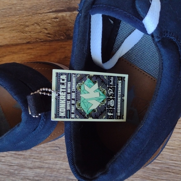 Skate shoes size 12 - Picture 3 of 4